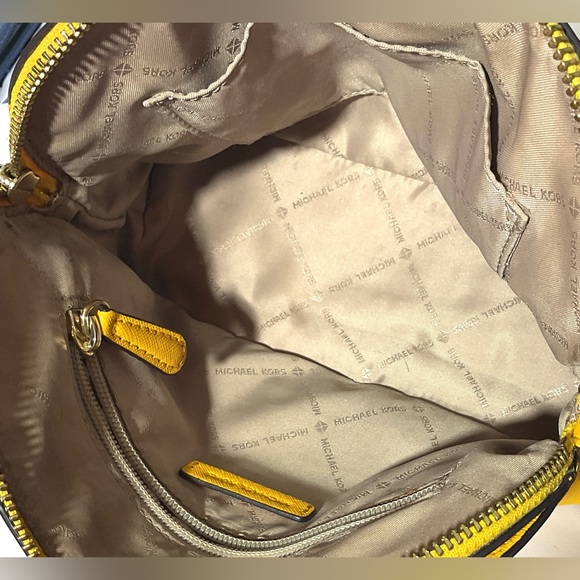 Michael Kors-MK-jet set- jasmine yellow gold,saffiano leather Crossbody bag - Picture 7 of 8